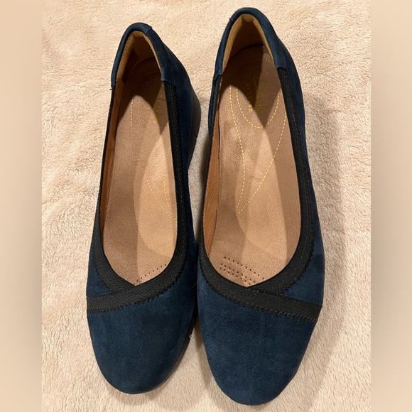 Clarks Navy Blue Suede Slip-On Loafers - Picture 3 of 7